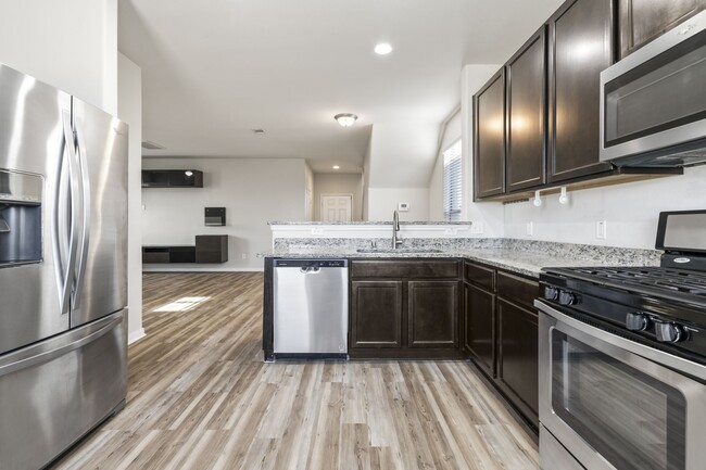 Foto del edificio - 914 Canyon Hill Ln