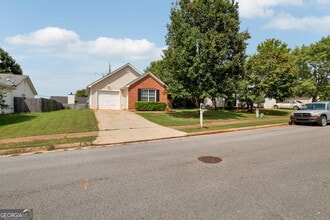 Building Photo - 413 Autumn Lake Ct