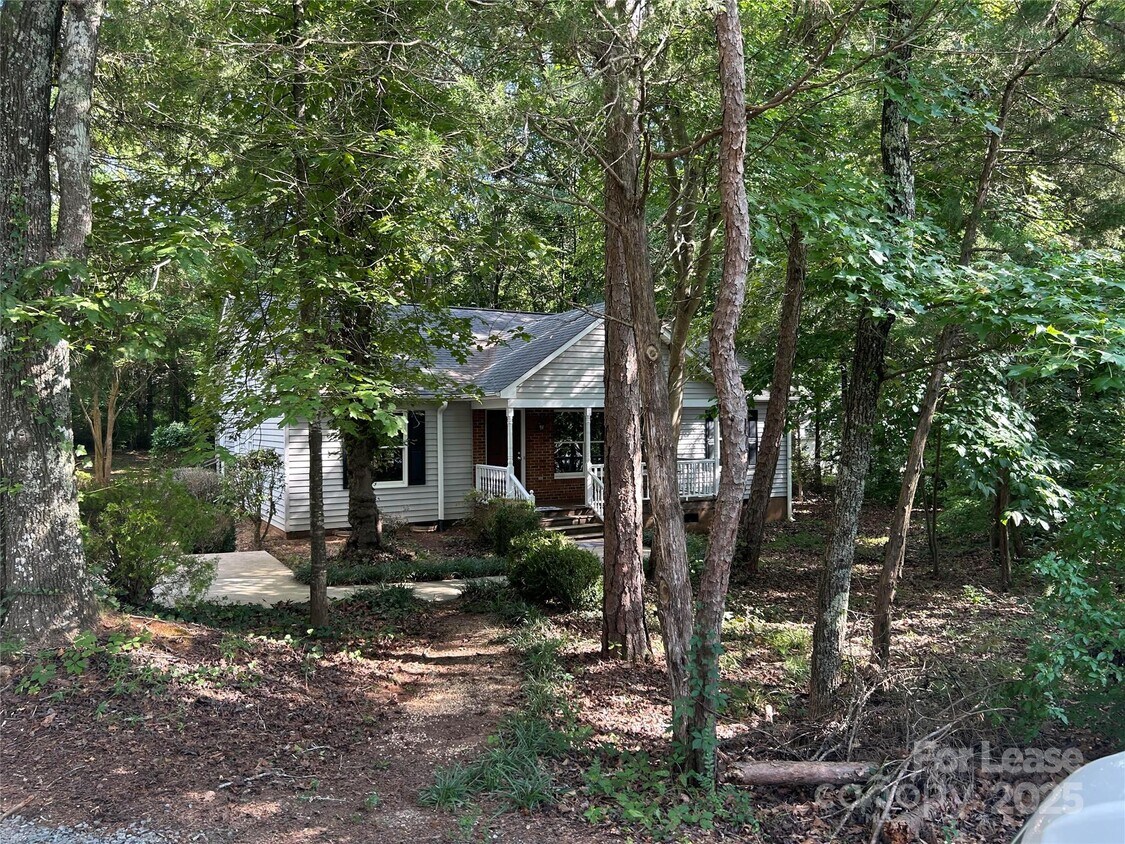 Primary Photo - 7601 Farmbrook Dr
