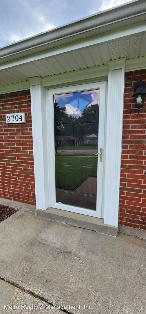 Building Photo - 3 br, 1 bath House - 2704 Durbing Ave