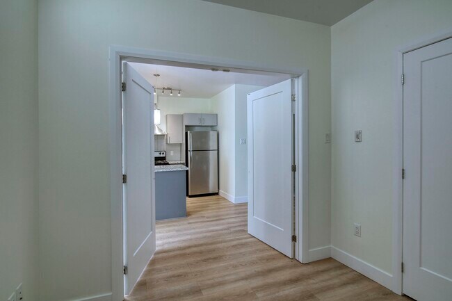 Photo du bâtiment - 6600 Av. de Darlington