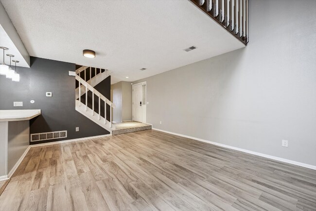 Building Photo - 12410 E Pacific Cir