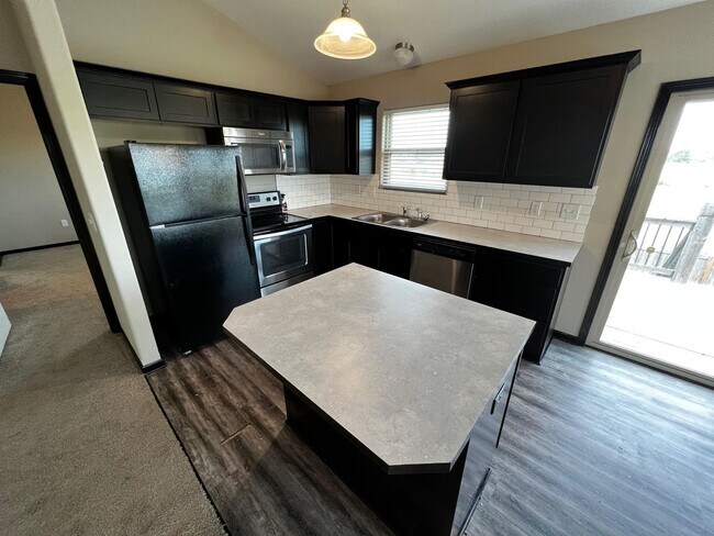 Foto del edificio - 2110/14 E Village Estates Dr