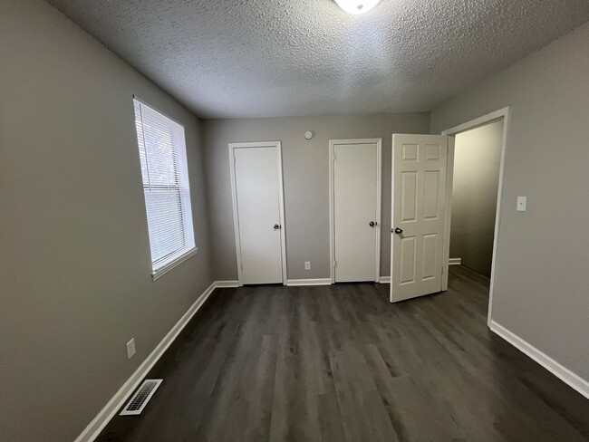 Building Photo - 2 bedroom, 1.5 bathroom Duplex in Gallatin...