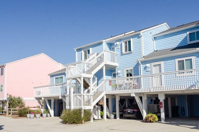 Building Photo - 403 Dolphin Ct