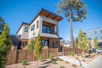 Building Photo - 3344 NW Celilo Ln