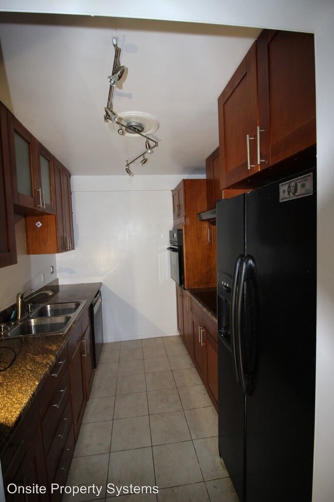 Foto del edificio - 6 br, 3 bath Apartment - 221 Argonaut Ave
