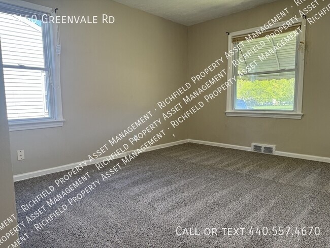 Building Photo - 2450 Greenvale Rd