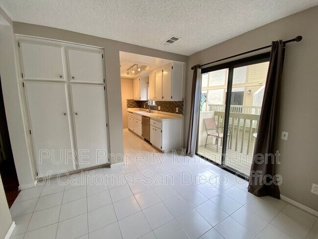 Building Photo - 3667 Marlesta Dr