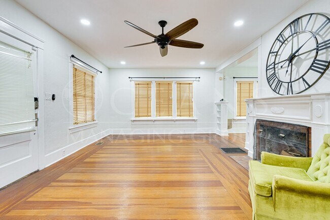 Foto del edificio - Charming 3 Bedroom, 2 Bathroom Two-Story H...