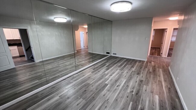 Building Photo - 10524 63rd Dr