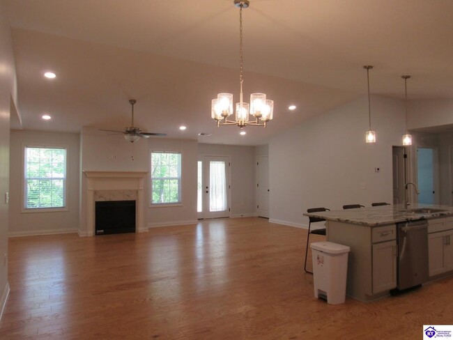 Building Photo - 112 Legacy Ct
