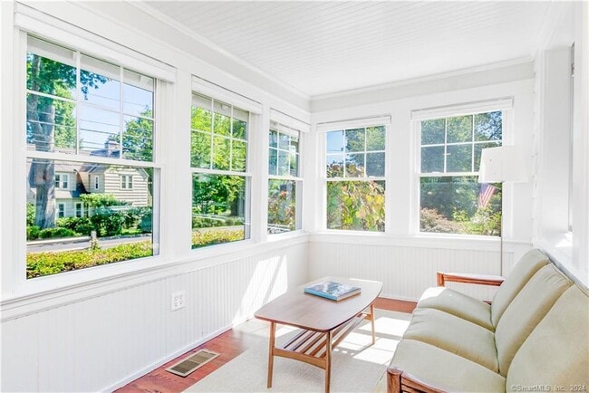 Building Photo - 303 Wakeman Rd