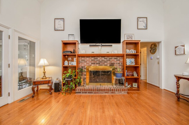 Building Photo - 28900 Deercroft Dr