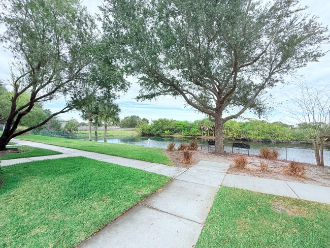 Building Photo - 100 Turpial Way