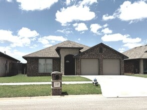 Building Photo - 2107 Valley View Rd