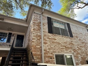 Building Photo - 7900 Westheimer Rd