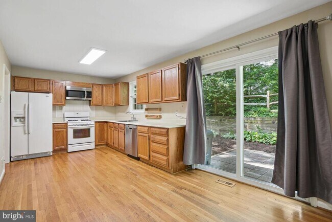Foto del edificio - 1510 Chatham Colony Ct