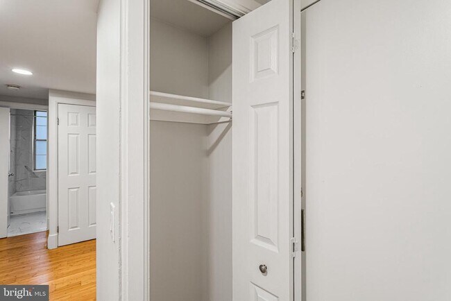 Foto del edificio - 1673 Park Rd NW