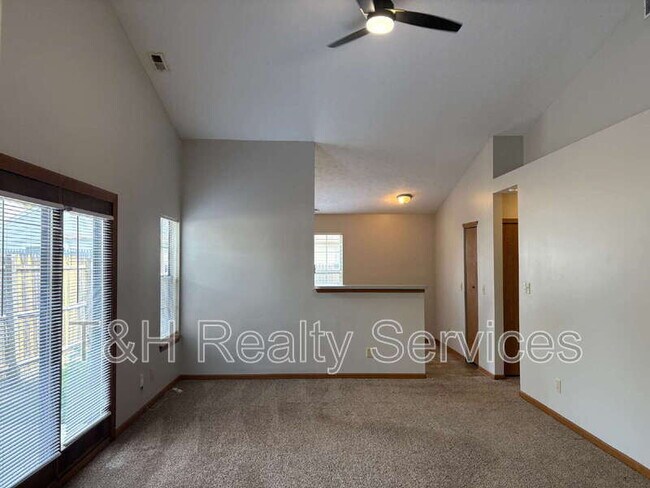 Building Photo - 5657 Buttercup Way