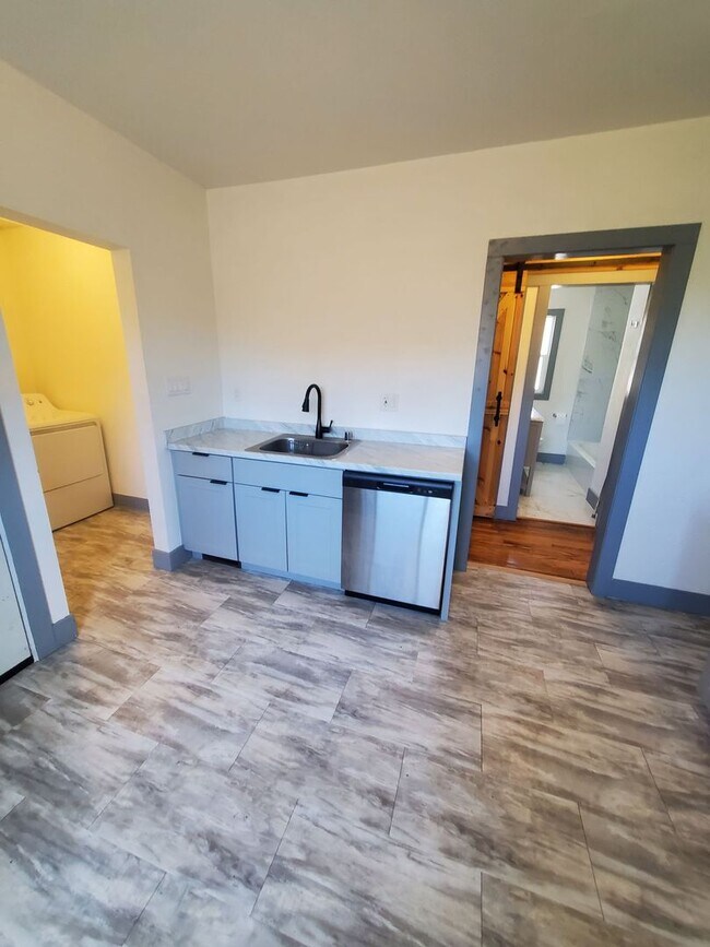 Building Photo - 4455-4457 N 30th St. (Duplex)