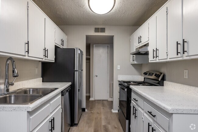 2 habitaciones, 1,5 baños, 950 pies cuadrados, cocina - West Hills