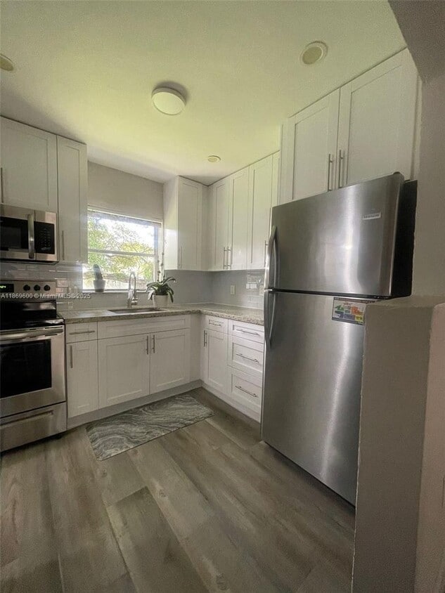 Primary Photo - 2111 Adams St