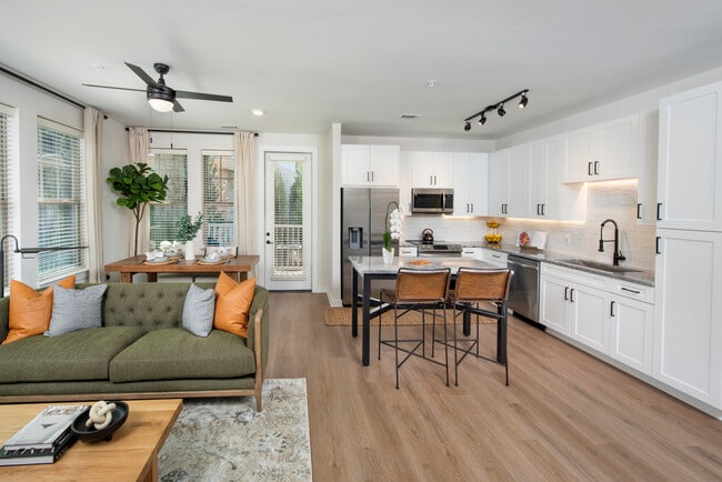 Model Kitchen/ Dining - Town Triangle Crossing