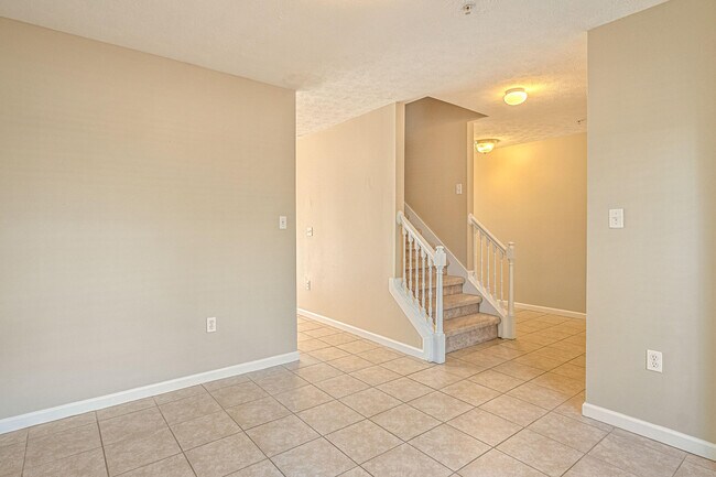 Foto del edificio - 205 Swaying Pine Ct