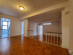 Building Photo - 137 E 38th St