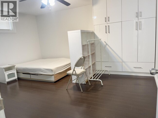 Building Photo - 3787 Elmwood St