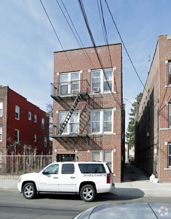 Primary Photo - 839 E 218th
