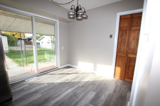 Dining Room - 4112 4th Ave S