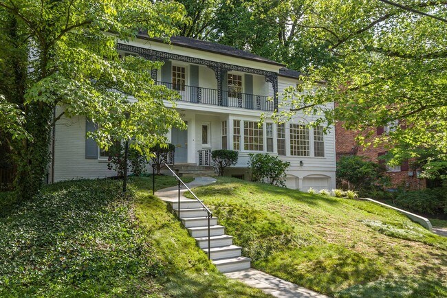 Foto del edificio - 5308 Falmouth Rd