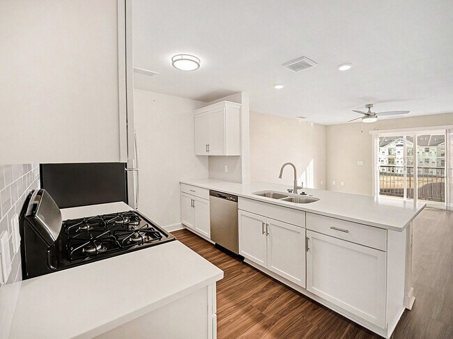 Building Photo - The Grove Apartment Homes