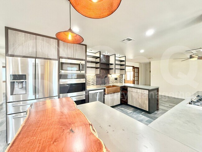 Foto del edificio - 4405 S Newberry Rd