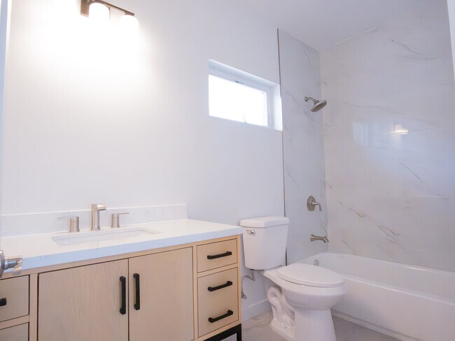 Foto del edificio - 2344 Gatewood St