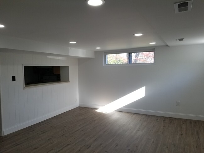 Foto del edificio - 1026 Dartmouth Rd