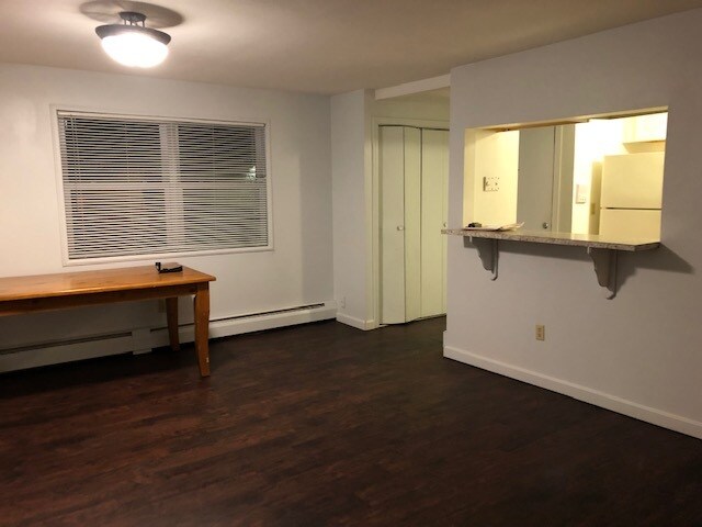 Comedor - 21 Mason Ct