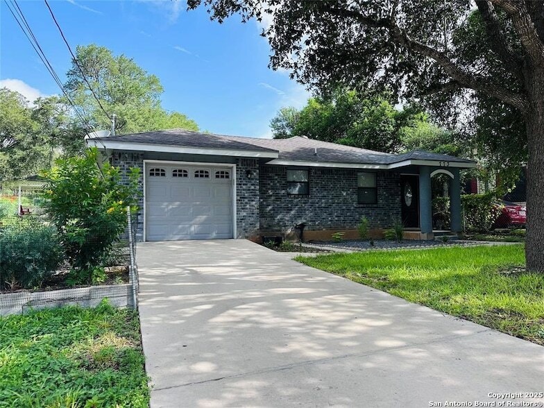 Primary Photo - 773 E Mather St
