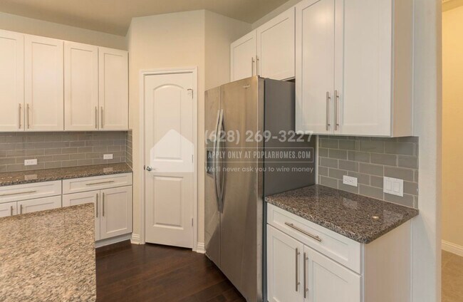 Building Photo - 10600 Tramonto Dr