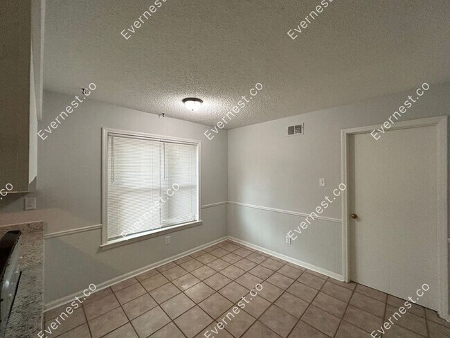 Building Photo - 760 Hackberry Dr