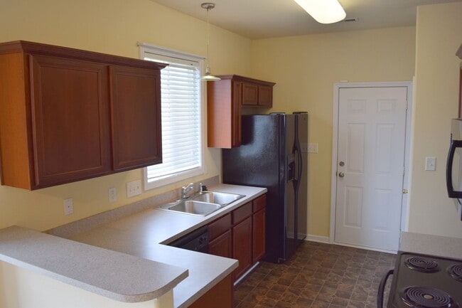 Building Photo - Beautiful home in Planters Walk