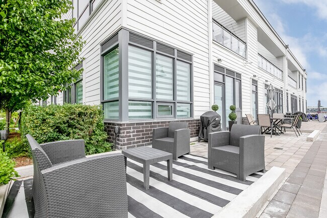 Building Photo - 331 Broward Wy.