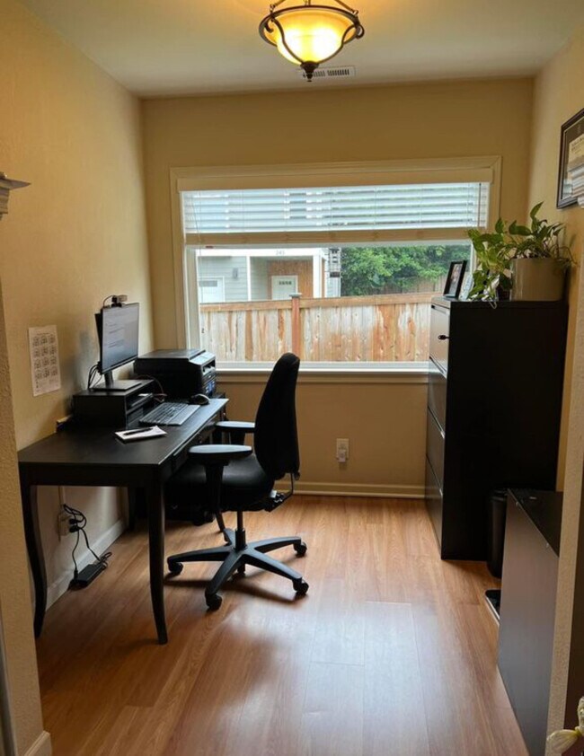 Foto del edificio - 239 S 126th St