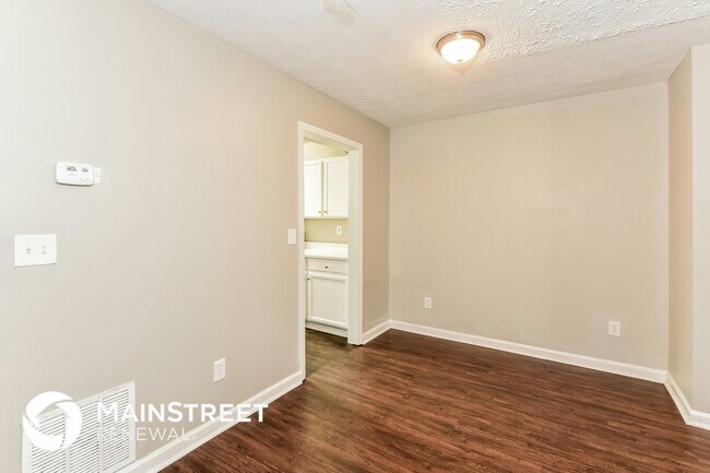 Foto del edificio - 5963 Sherwood Trace