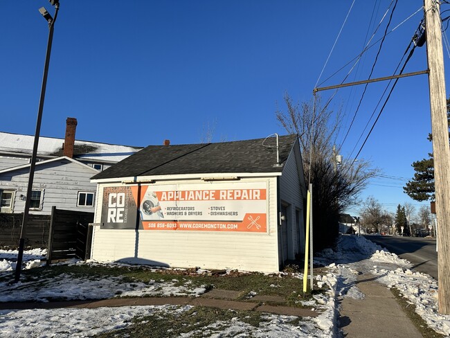 Building Photo - 127-127 Steadman St