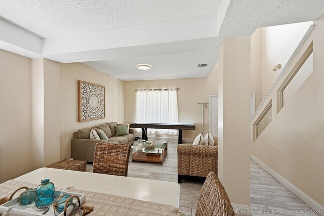Foto del edificio - 15073 Oak Chase Ct
