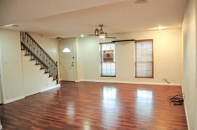 Building Photo - 8102 Amelia Rd