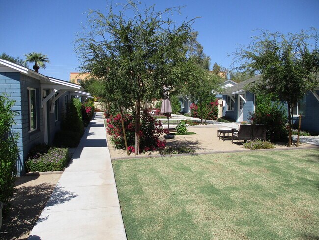 Building Photo - 1013 E Turney Ave